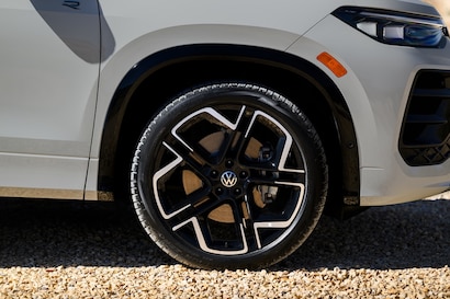 Gunther Volkswagen Pompano Beach, FL - VW Tiguan Rim Side