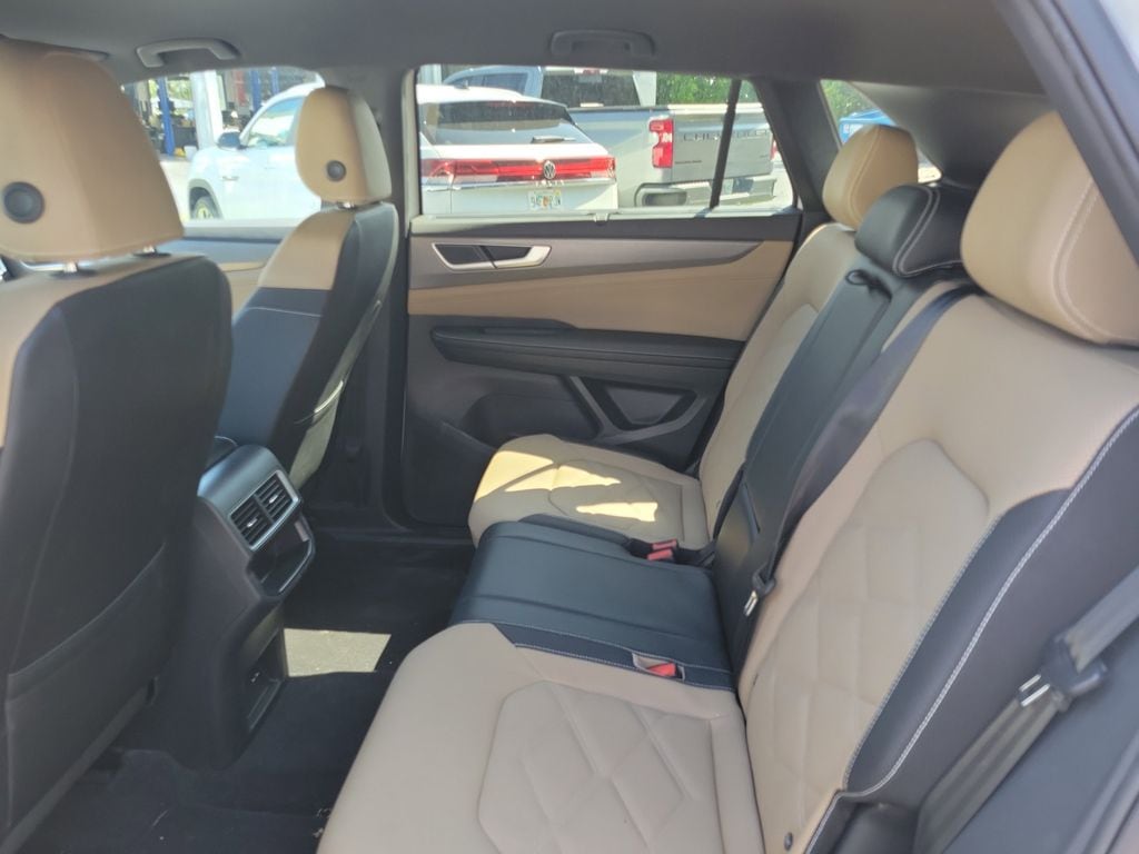 2024 Volkswagen Atlas Cross Sport SE w/Tech - Photo 7