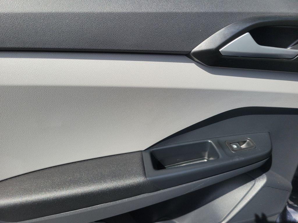 2023 Volkswagen Taos SE - Photo 7