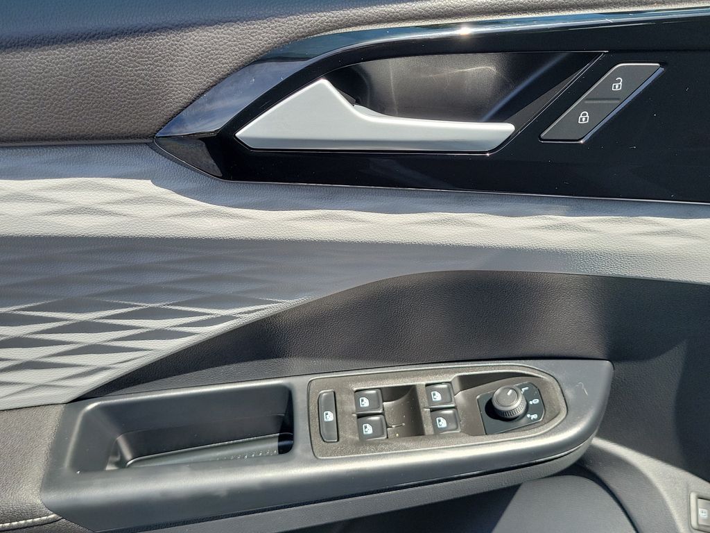 2024 Volkswagen Taos S - Photo 13