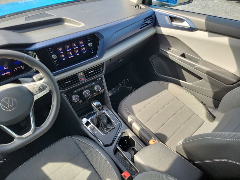2023 Volkswagen Taos SE - Photo 11