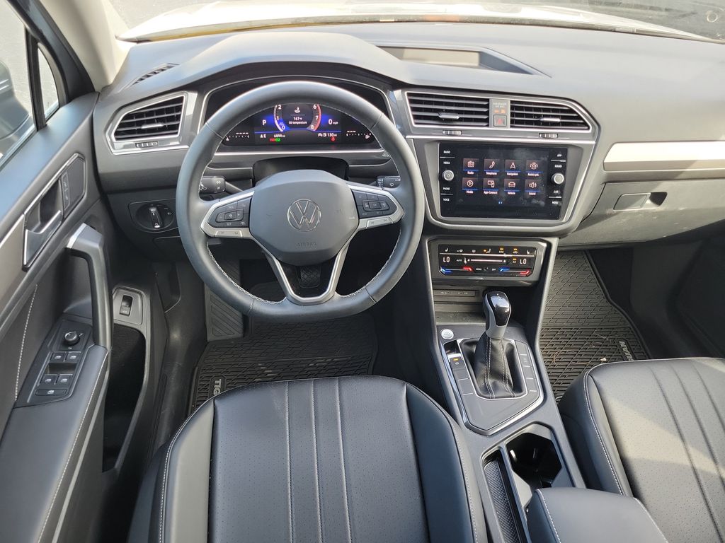 2024 Volkswagen Tiguan SE - Photo 12