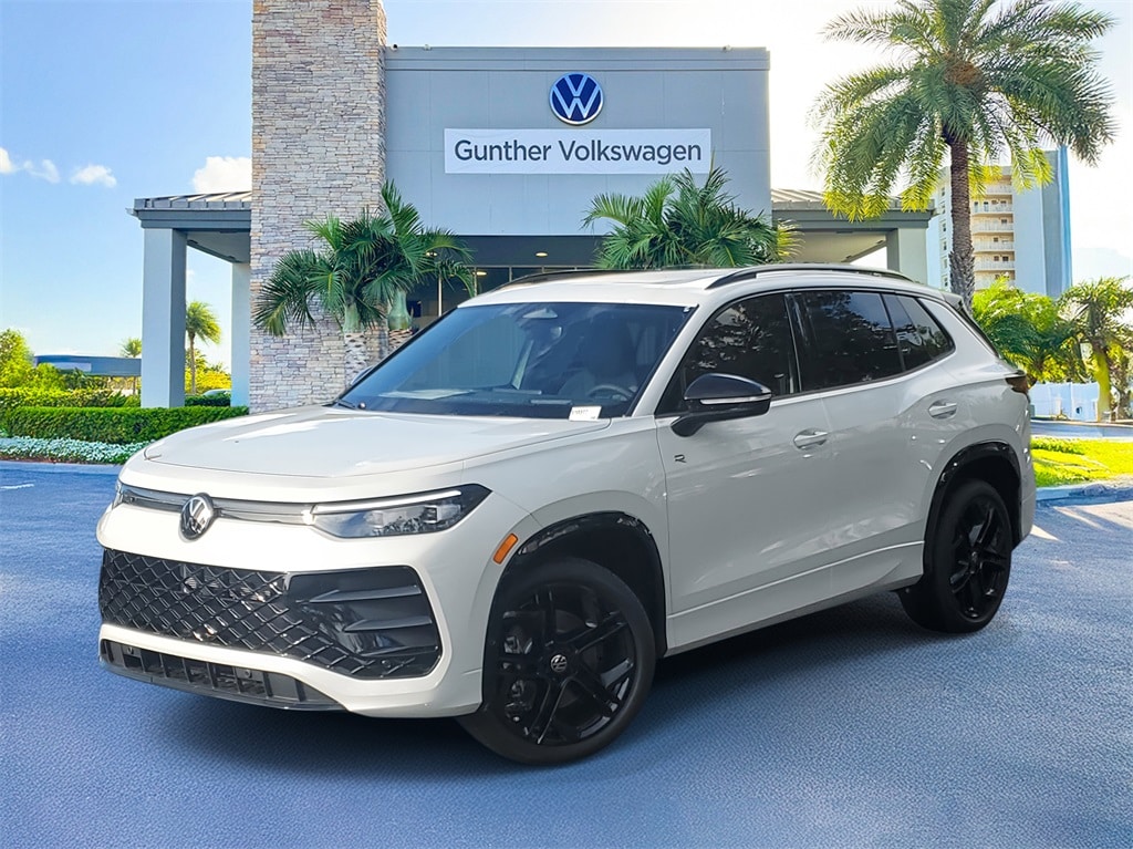 2025 Volkswagen Tiguan SE R-LINE BLACK