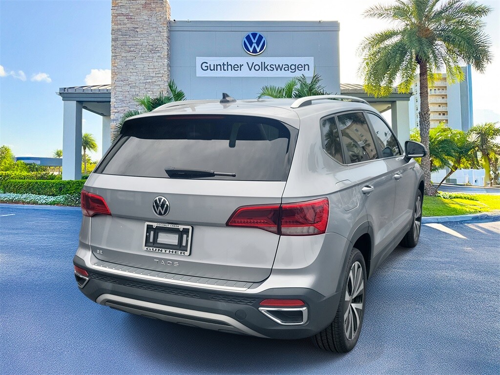 2022 Volkswagen Taos SE photo 4