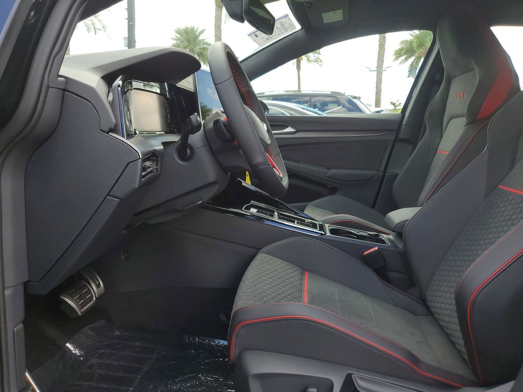 2025 Volkswagen Golf GTI SE - Photo 14