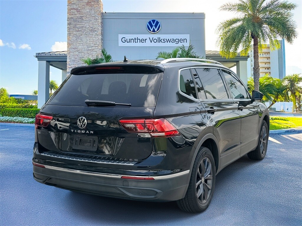 2022 Volkswagen Tiguan SE photo 3