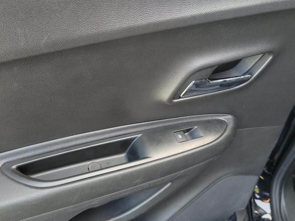 2020 Chevrolet Trax LT - Photo 7