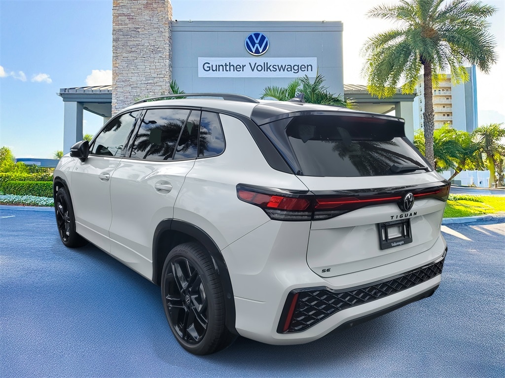 New 2026 Volkswagen Tiguan 2.0T SE R-Line Black SUV