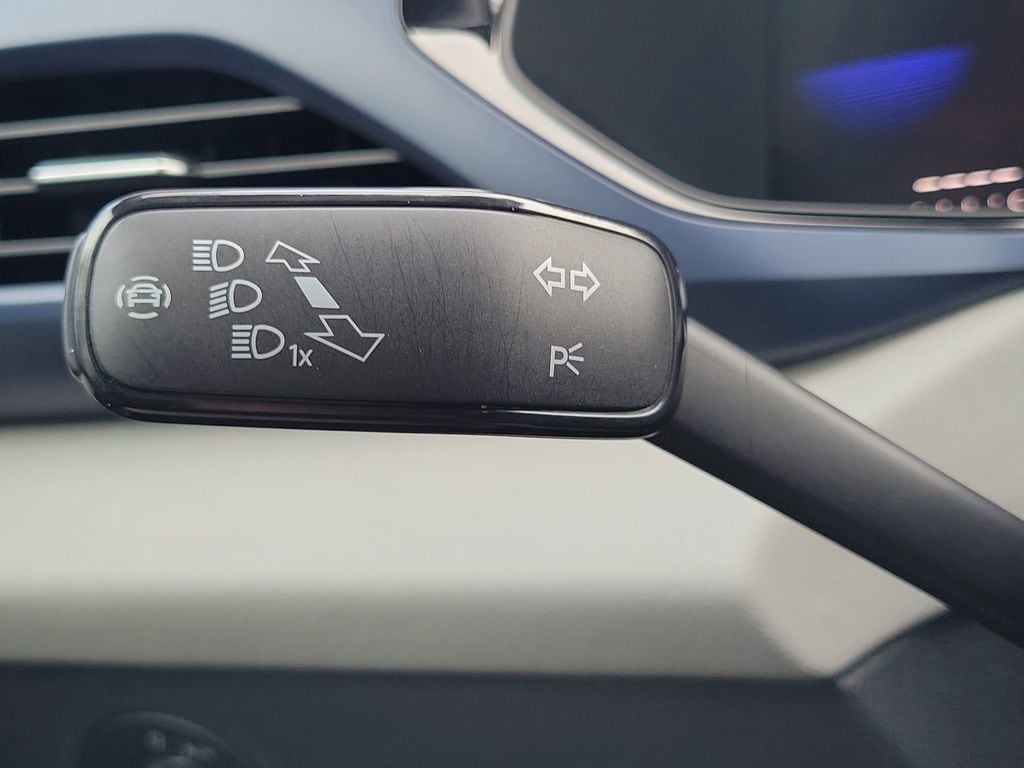2023 Volkswagen Taos SE - Photo 24