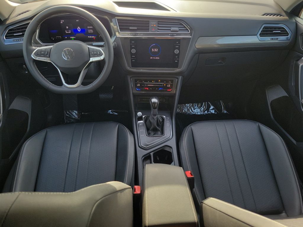 2023 Volkswagen Tiguan SE - Photo 11