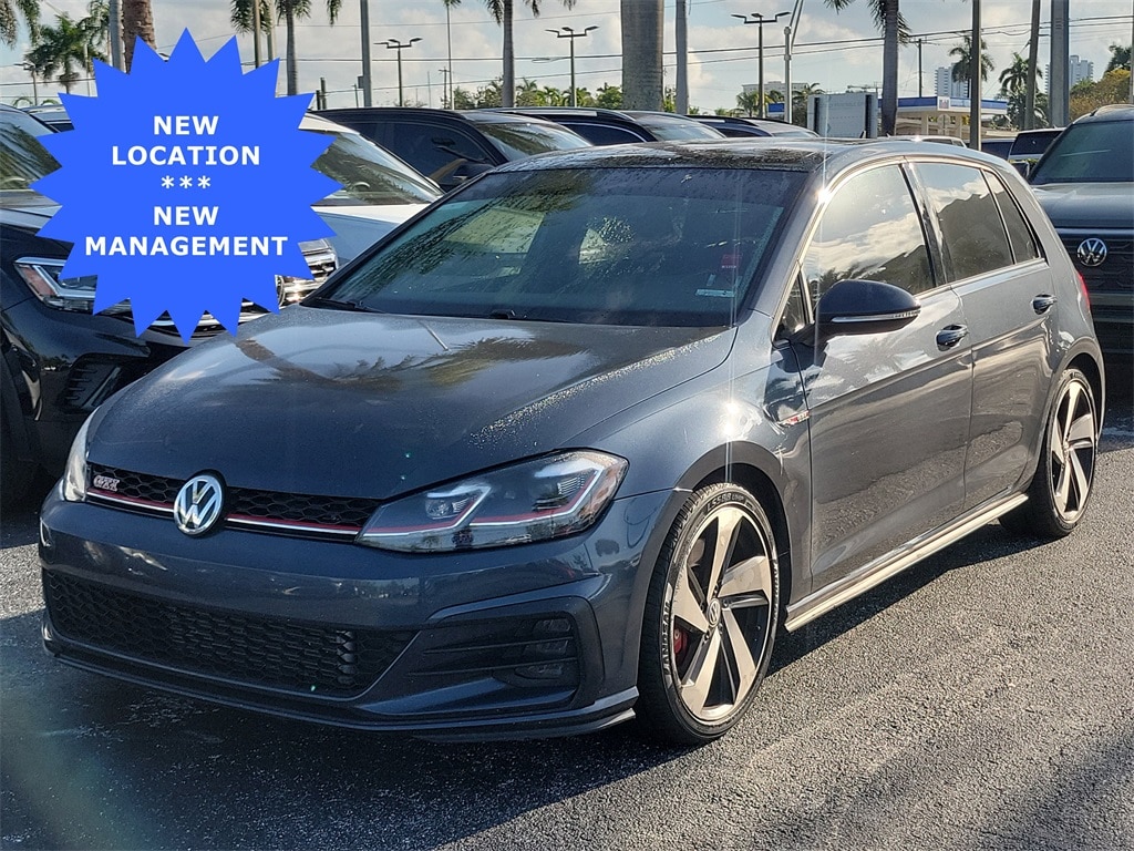 2020 Volkswagen Golf GTI SE's photo