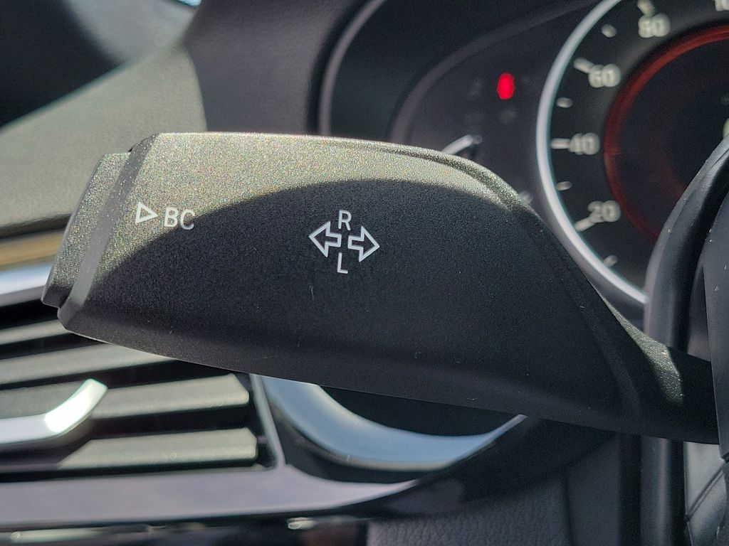 2019 BMW 5 Series 530i - Photo 31