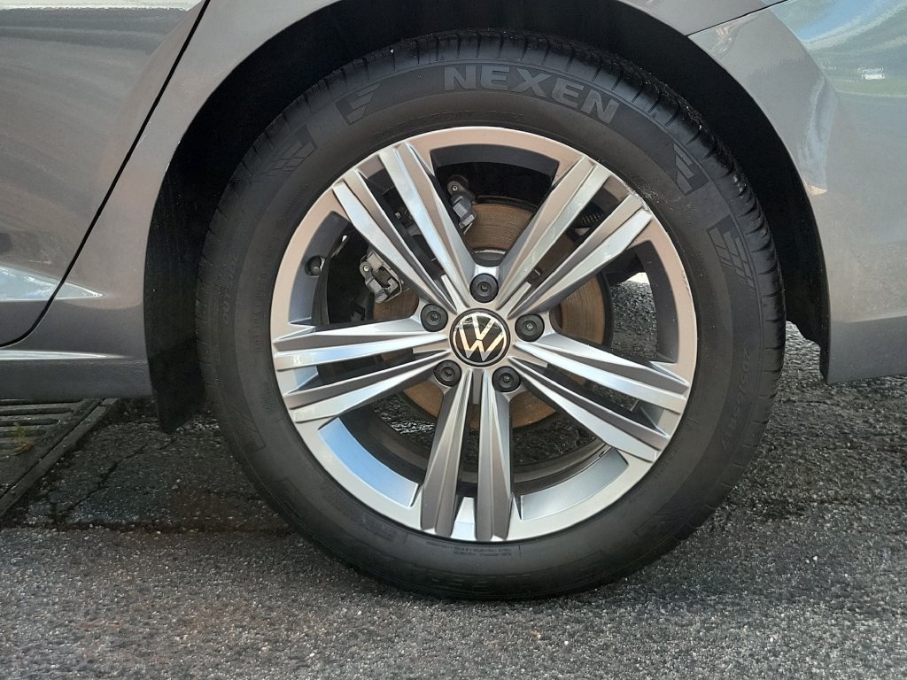 2023 Volkswagen Jetta SE - Photo 12