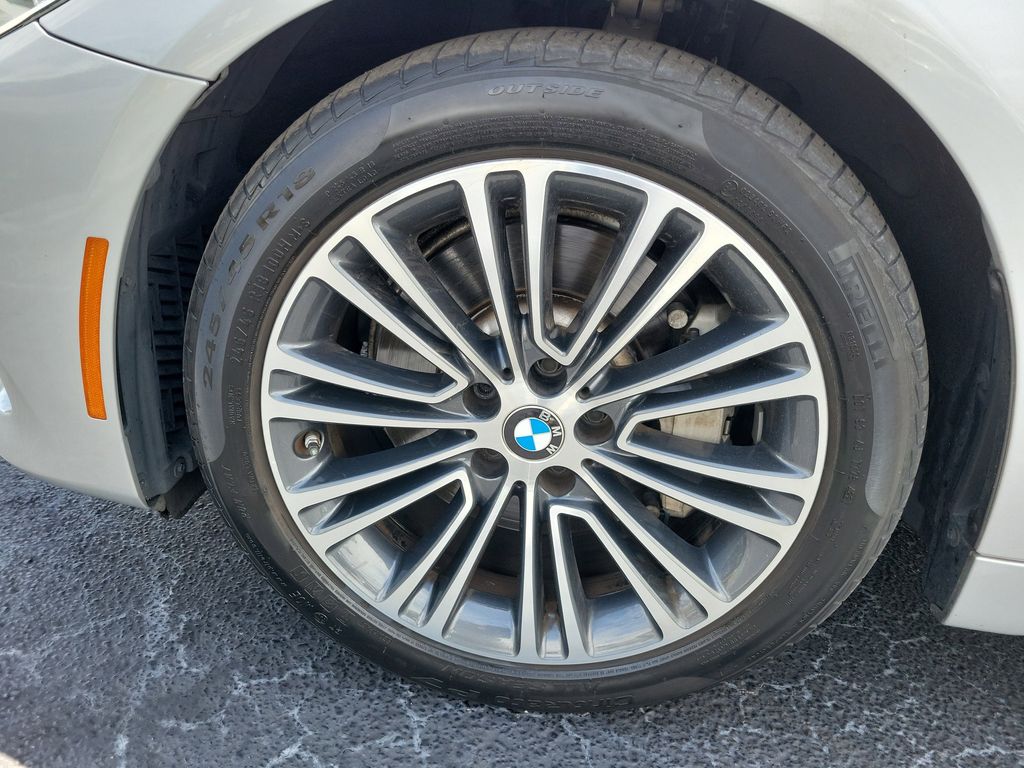 2019 BMW 5 Series 530i - Photo 10