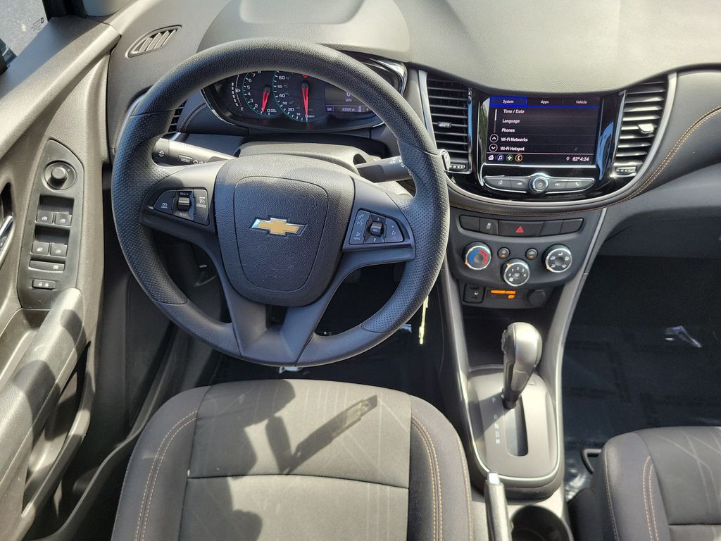 2020 Chevrolet Trax LT - Photo 12