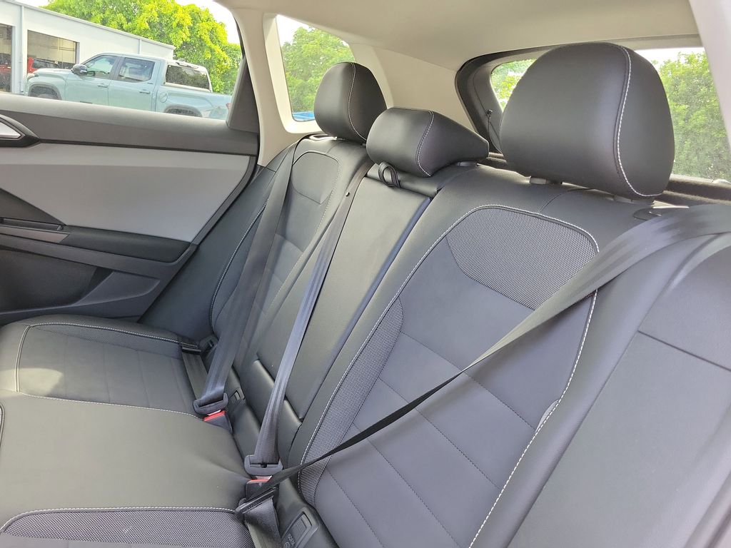 2023 Volkswagen Taos SE - Photo 11