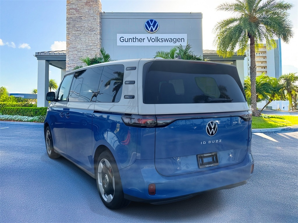 New 2025 Volkswagen ID. Buzz Pro S Minivan/Van