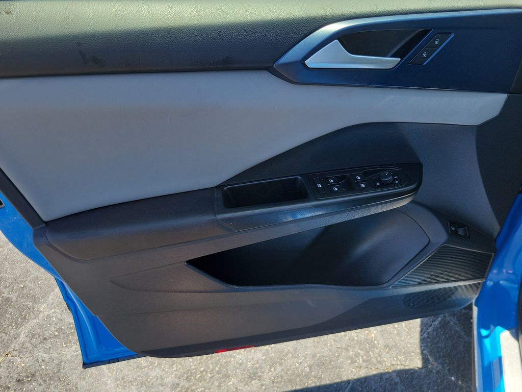 2023 Volkswagen Taos SE - Photo 13