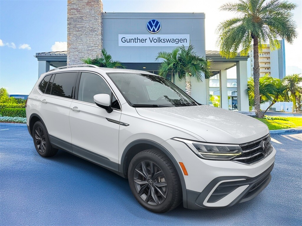 2022 Volkswagen Tiguan SE photo 2