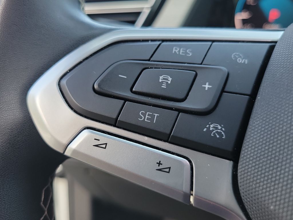 2024 Volkswagen Atlas Cross Sport SE w/Tech - Photo 22