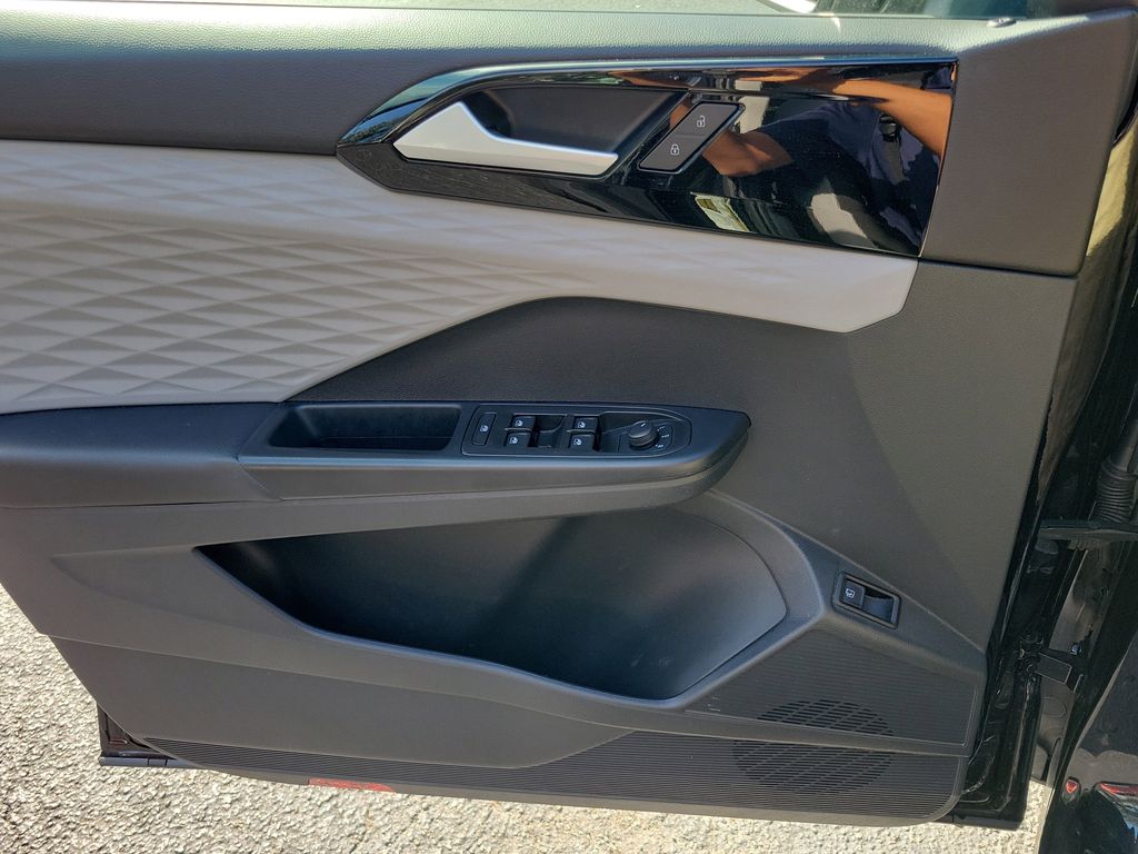 2023 Volkswagen Taos S - Photo 12