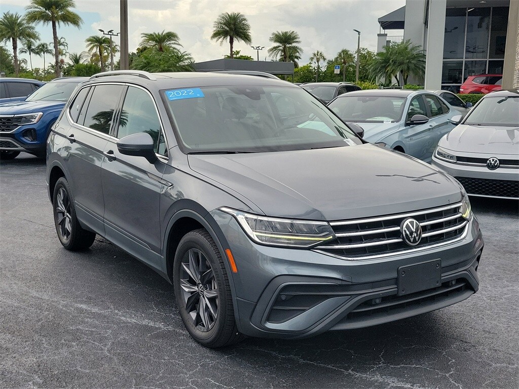 2022 Volkswagen Tiguan SE photo 2