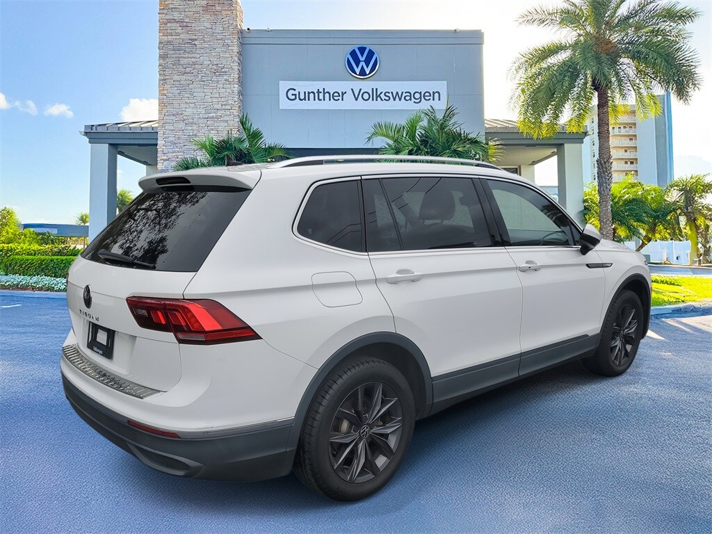 2022 Volkswagen Tiguan SE photo 3