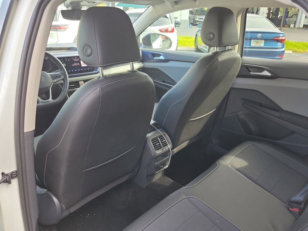 2023 Volkswagen Taos SE - Photo 9