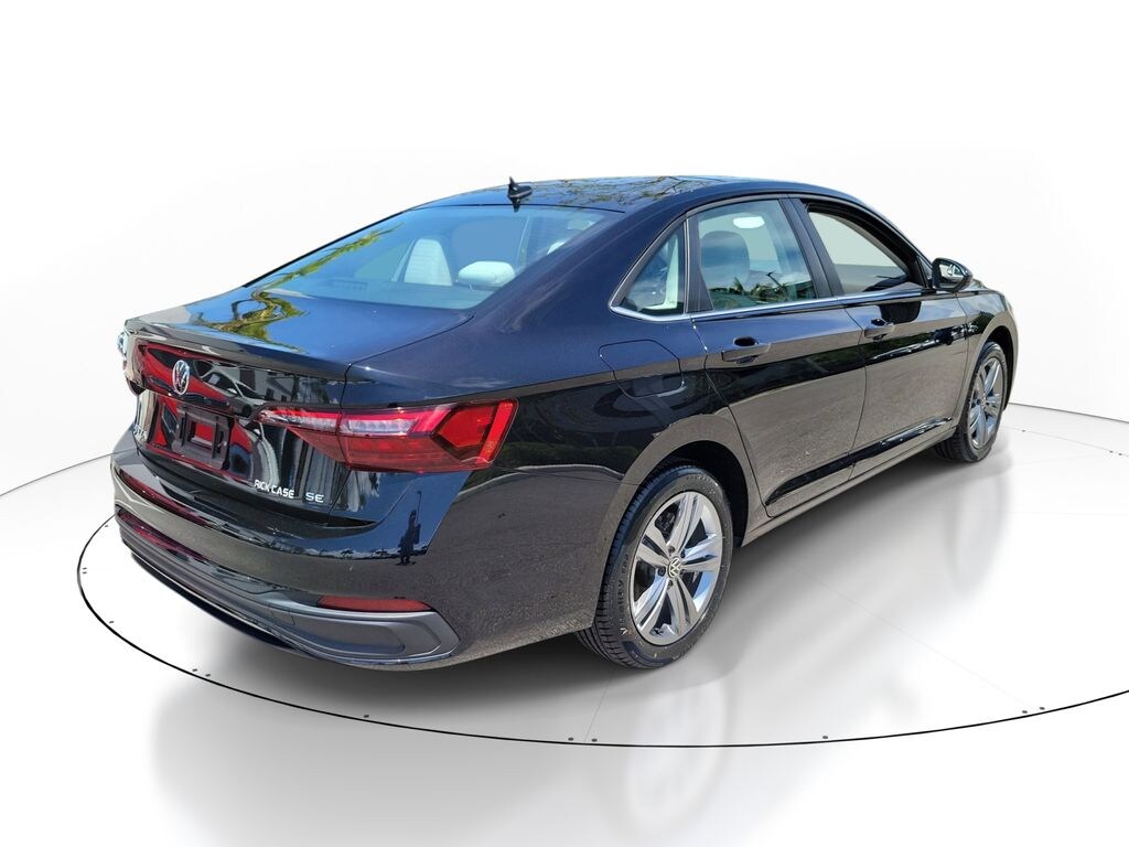 Used 2024 Volkswagen Jetta 1.5T SE Sedan