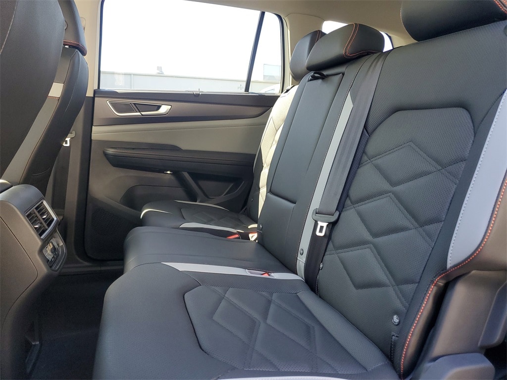 2025 Volkswagen Atlas Atlas Peak Edition - Photo 13