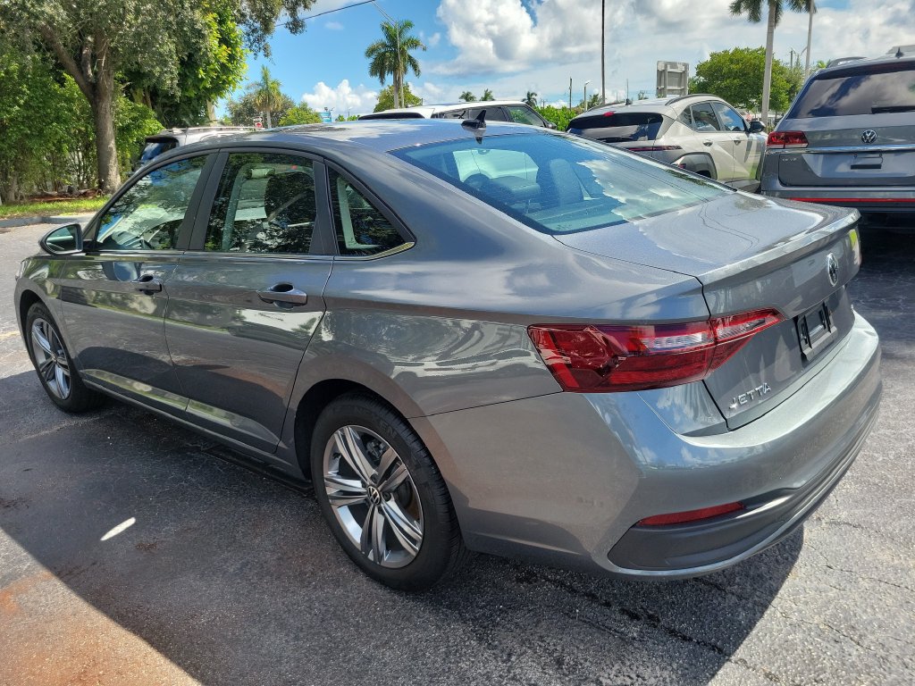 2023 Volkswagen Jetta SE - Photo 8