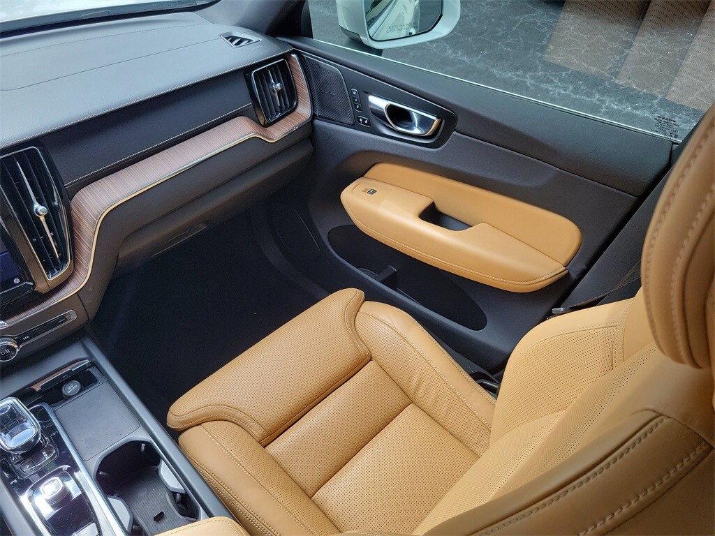 2022 Volvo XC60 Inscription - Photo 10