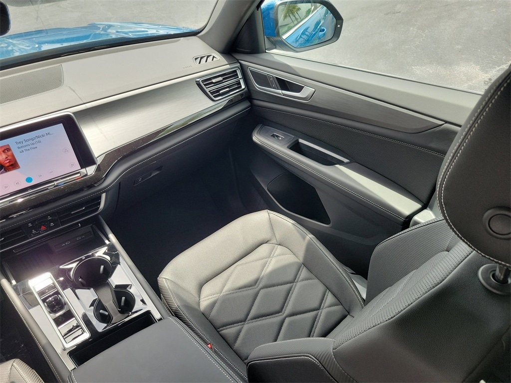 2025 Volkswagen Atlas Cross Sport SE w/Tech - Photo 10