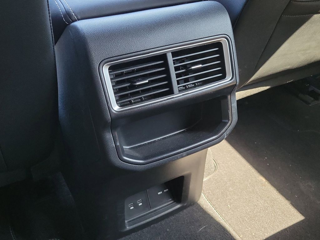 2024 Volkswagen Atlas Cross Sport SE w/Tech - Photo 8