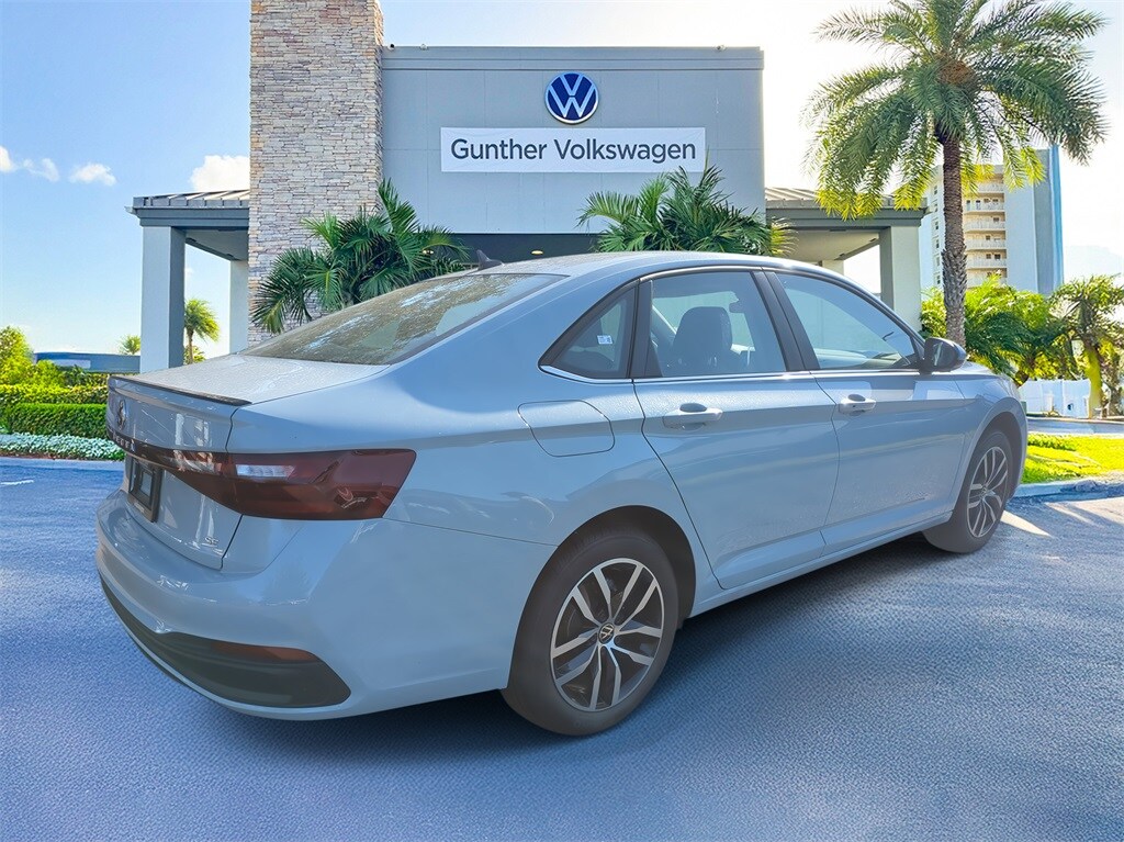 2025 Volkswagen Jetta 1.5T SE photo 4