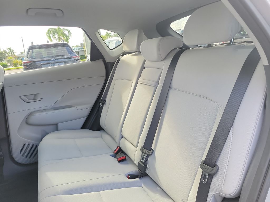 2024 Hyundai Kona SEL - Photo 12