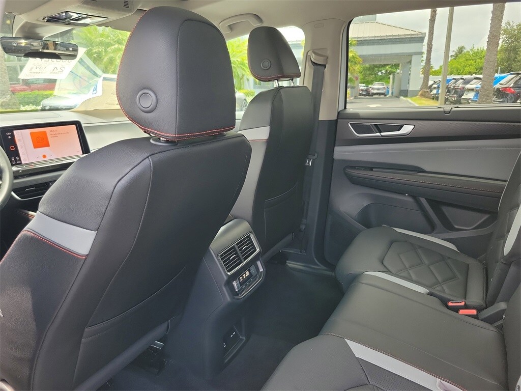 2025 Volkswagen Atlas Atlas Peak Edition - Photo 14