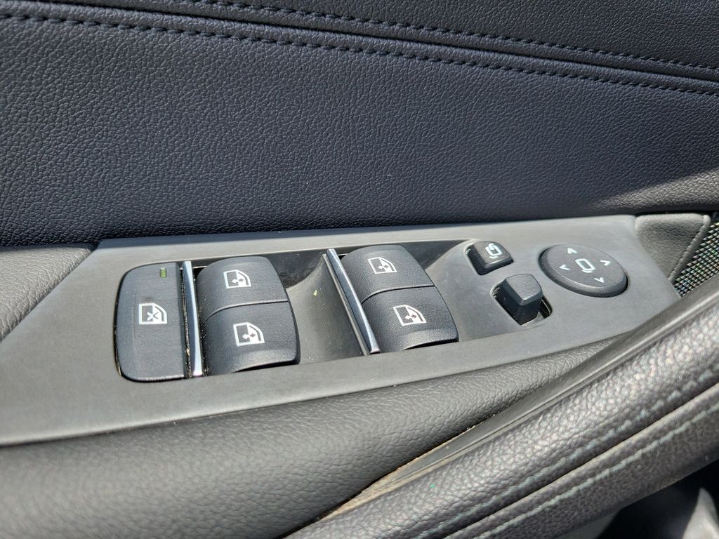 2019 BMW 5 Series 530i - Photo 24