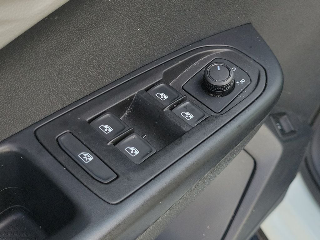 2023 Volkswagen Taos S - Photo 15