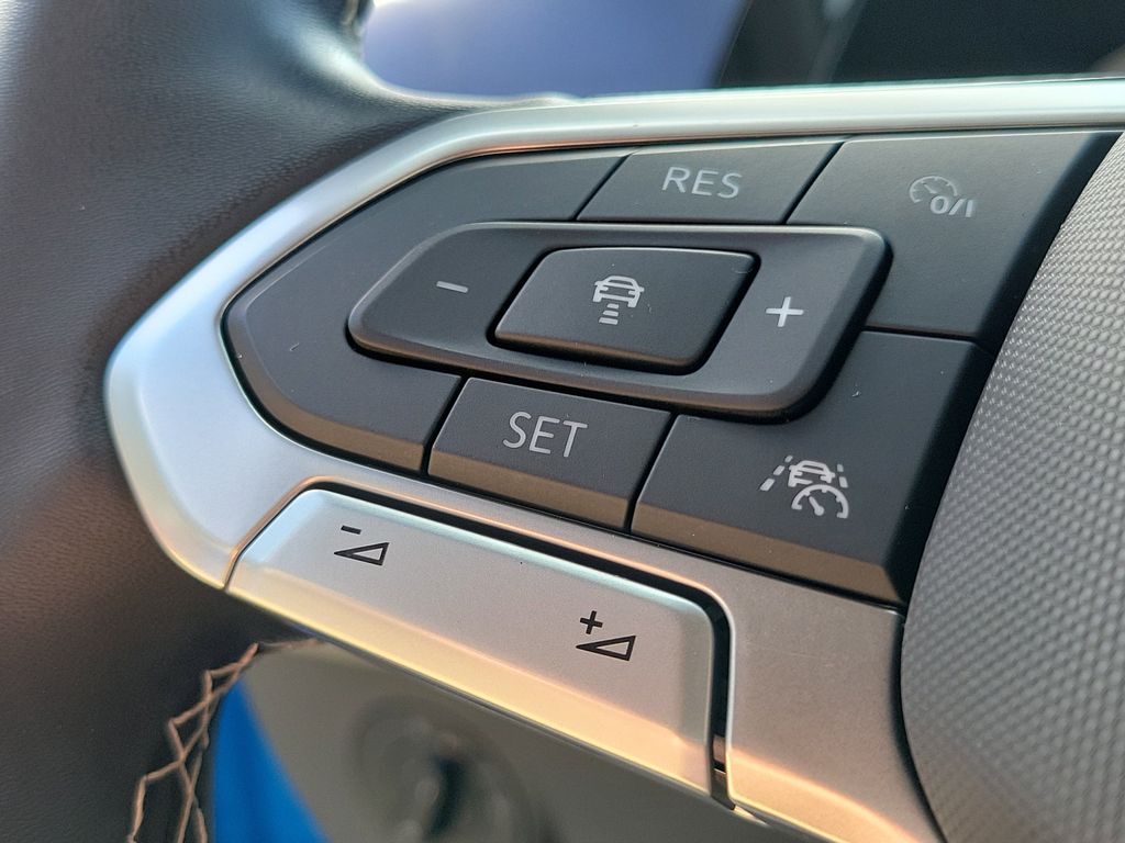 2023 Volkswagen Taos SE - Photo 17