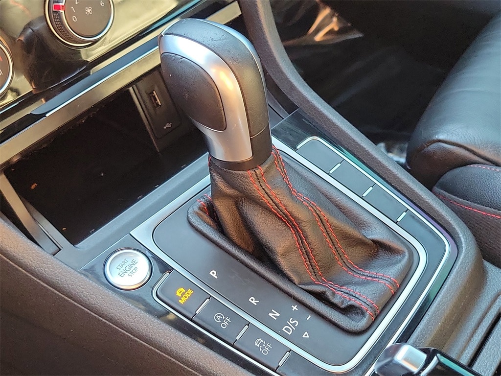 2020 Volkswagen Golf GTI SE - Photo 23