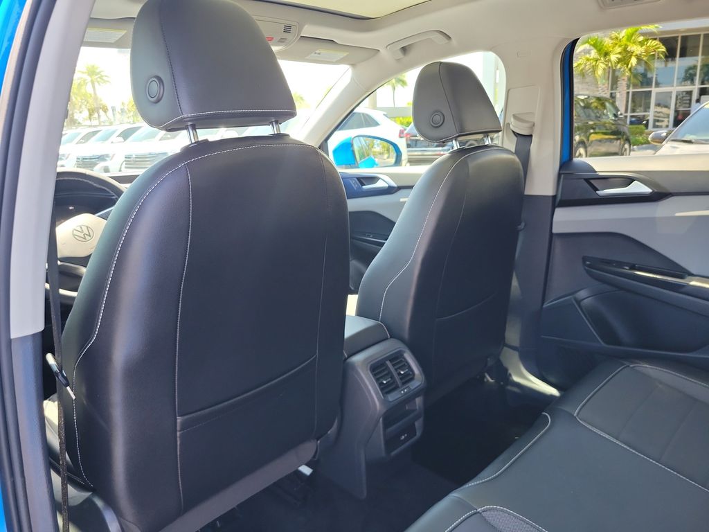 2023 Volkswagen Taos SE - Photo 9