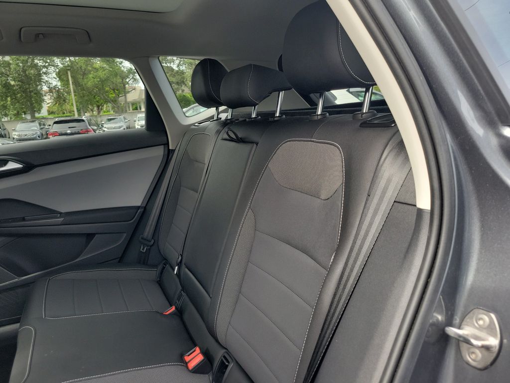 2023 Volkswagen Taos SE - Photo 8