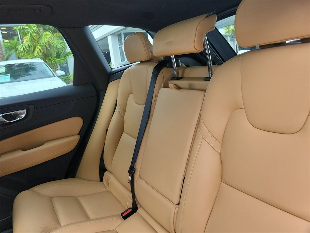 2022 Volvo XC60 Inscription - Photo 11