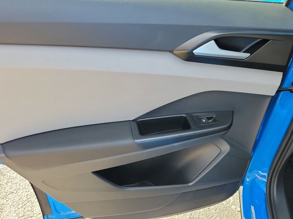 2023 Volkswagen Taos SE - Photo 6
