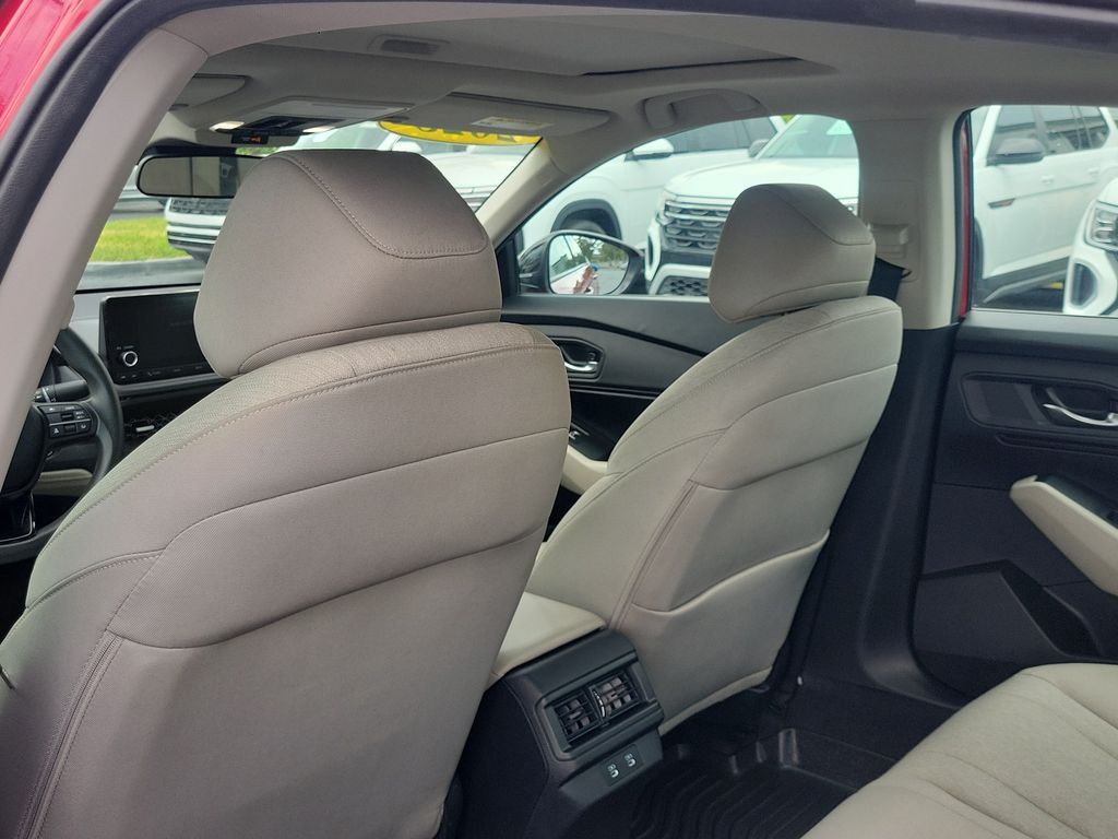 2025 Honda Accord SE - Photo 9