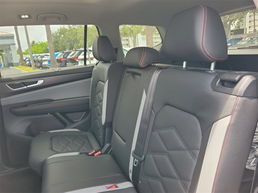 2025 Volkswagen Atlas Atlas Peak Edition - Photo 12