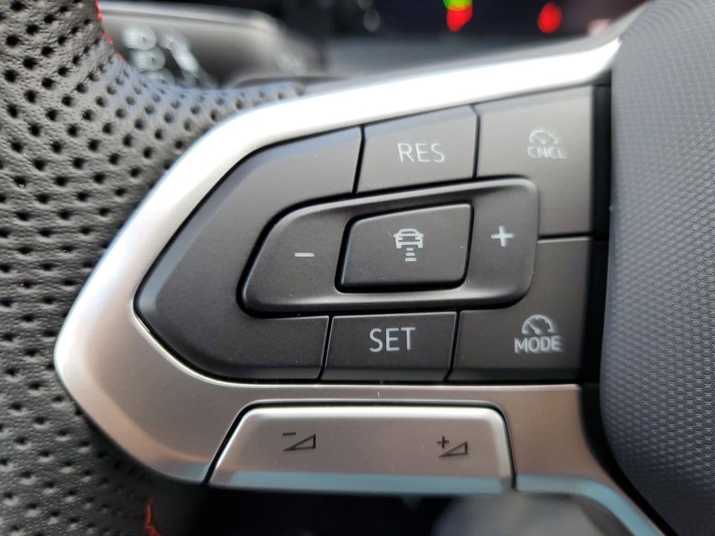 2025 Volkswagen Golf GTI SE - Photo 19
