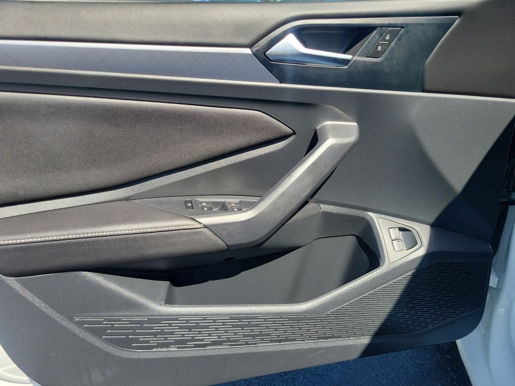 2024 Volkswagen Jetta SE - Photo 13
