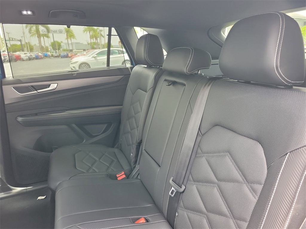 2025 Volkswagen Atlas Cross Sport SE w/Tech - Photo 11